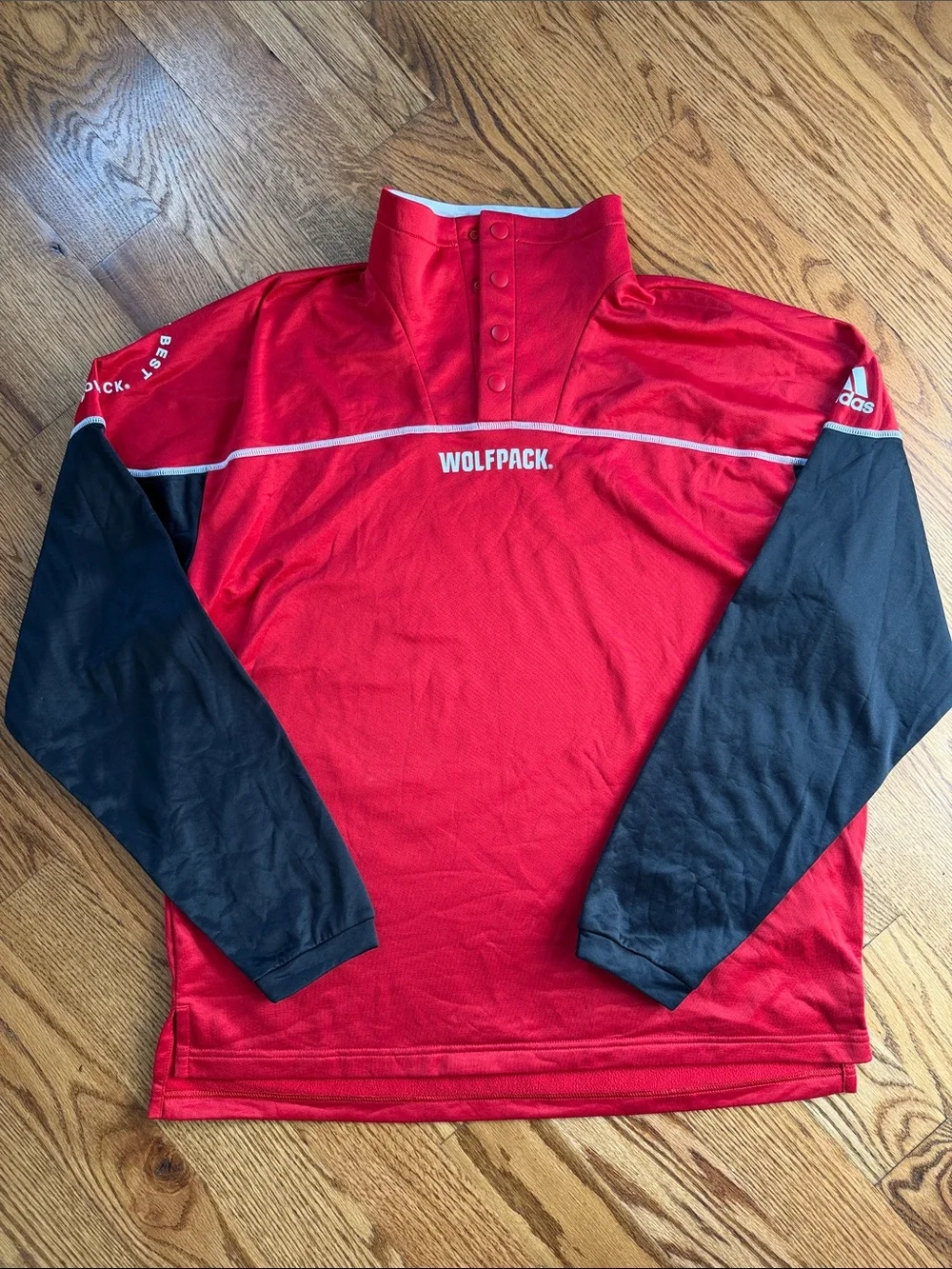 Men’s North Carolina State Quarter Zip Pullover. Size Medium. New without Tags.